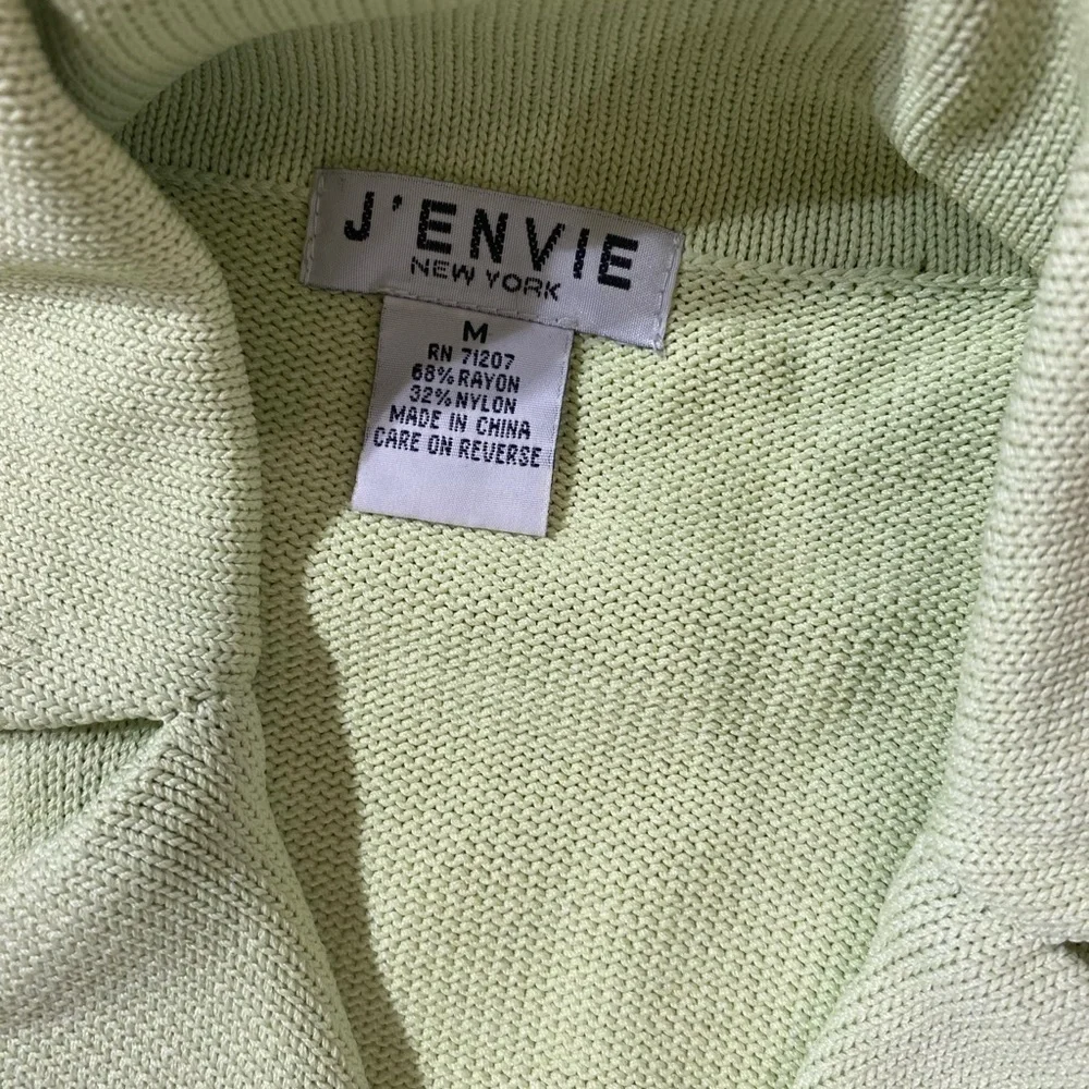 J’ENVIE Sweater size Medium (BT)